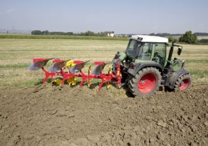 Charrues réversibles portées légères Pöttinger Servo 2000