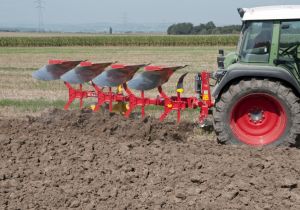 Charrues réversibles portées légères Pöttinger Servo 2000