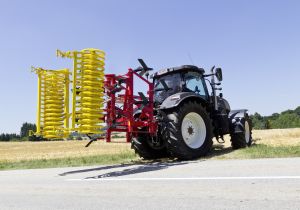 Déchaumeurs à dents portés 2 barres Pöttinger Synkro