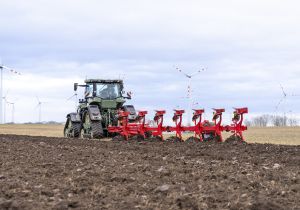 Charrues réversibles semi-portées Pöttinger Servo T 6000