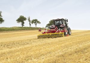 Déchaumeurs à dents portés 3 barres Pöttinger Synkro