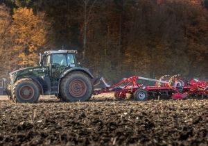 Déchaumeurs à dents traînés 3 barres Pöttinger Terria