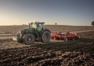 Déchaumeurs à dents traînés 3 barres Pöttinger Terria