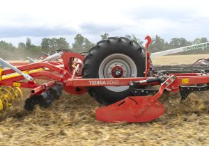 Déchaumeurs à dents traînés 4 barres Pöttinger Terria