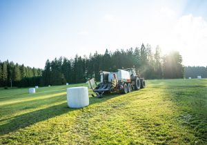 Presses enrubanneuses à chambre fixe Pöttinger Impress FC