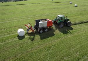 Presses enrubanneuses à chambre fixe Pöttinger Impress FC