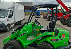 Chargeur articulé Avant 635i TDL