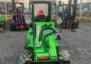 Chargeur articulé Avant 635i TDL