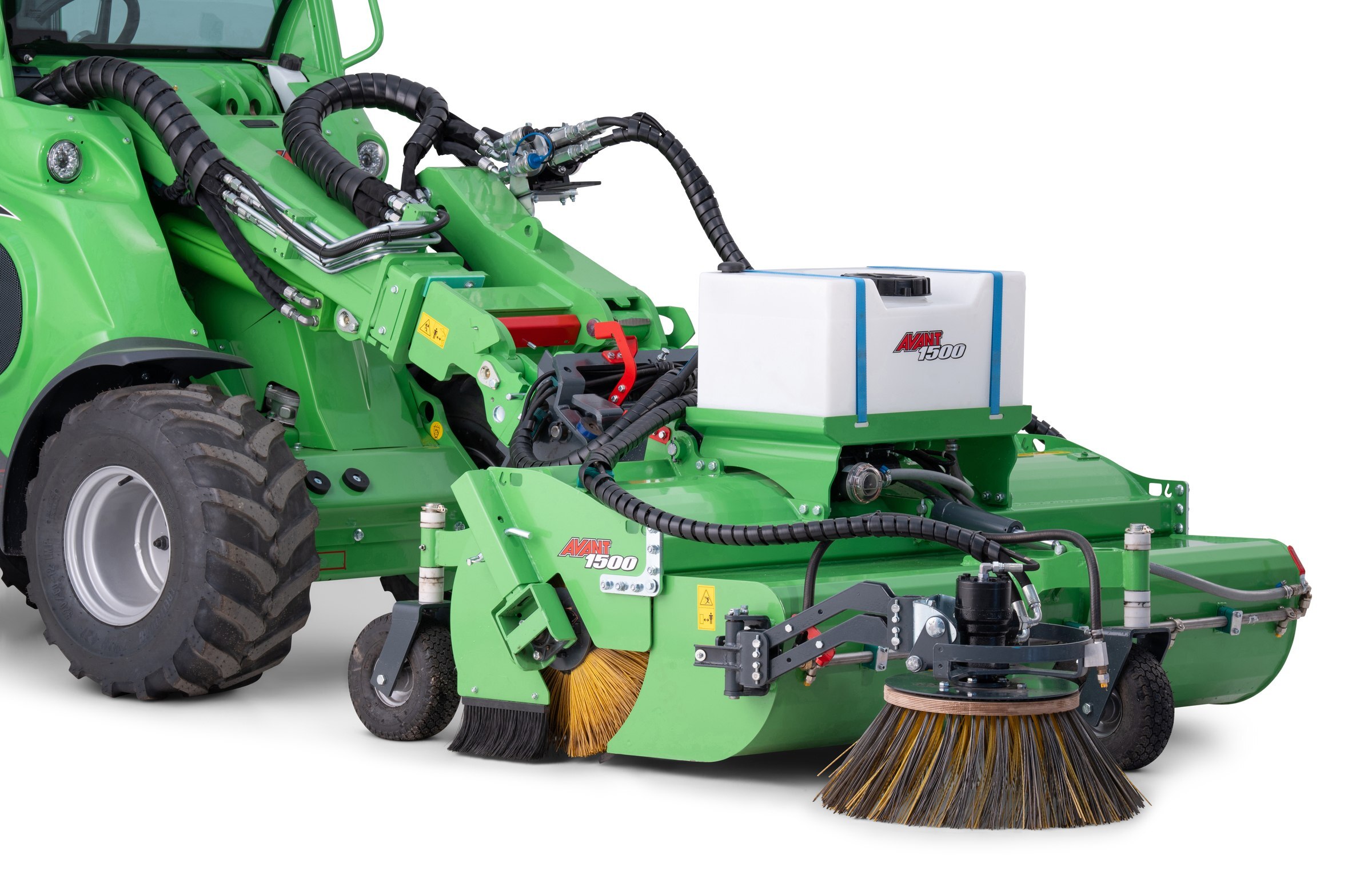 COLLECTING BROOM 1500 STUDIO 2 2