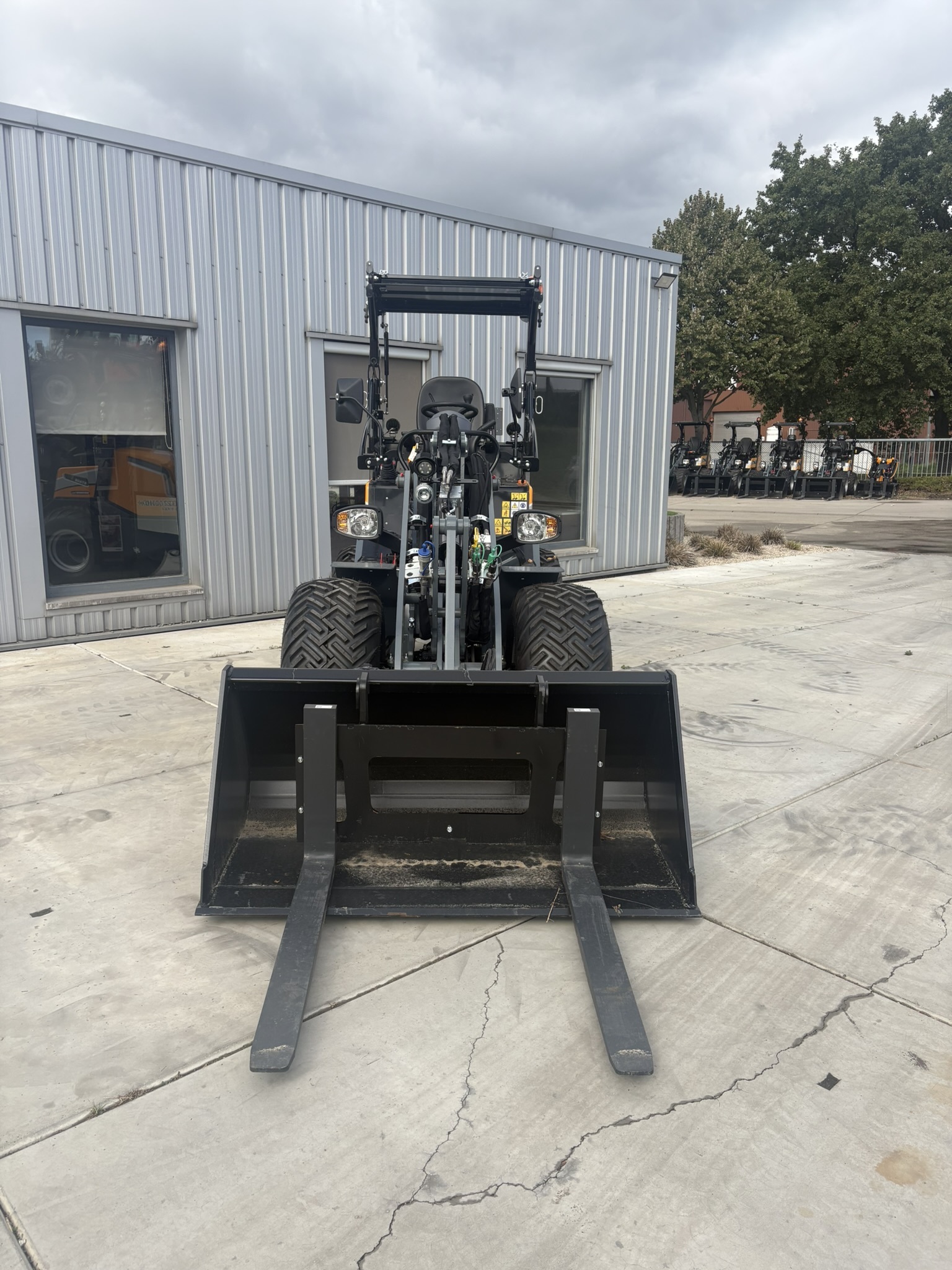 Giant G2700 XTRA HD 20439 1