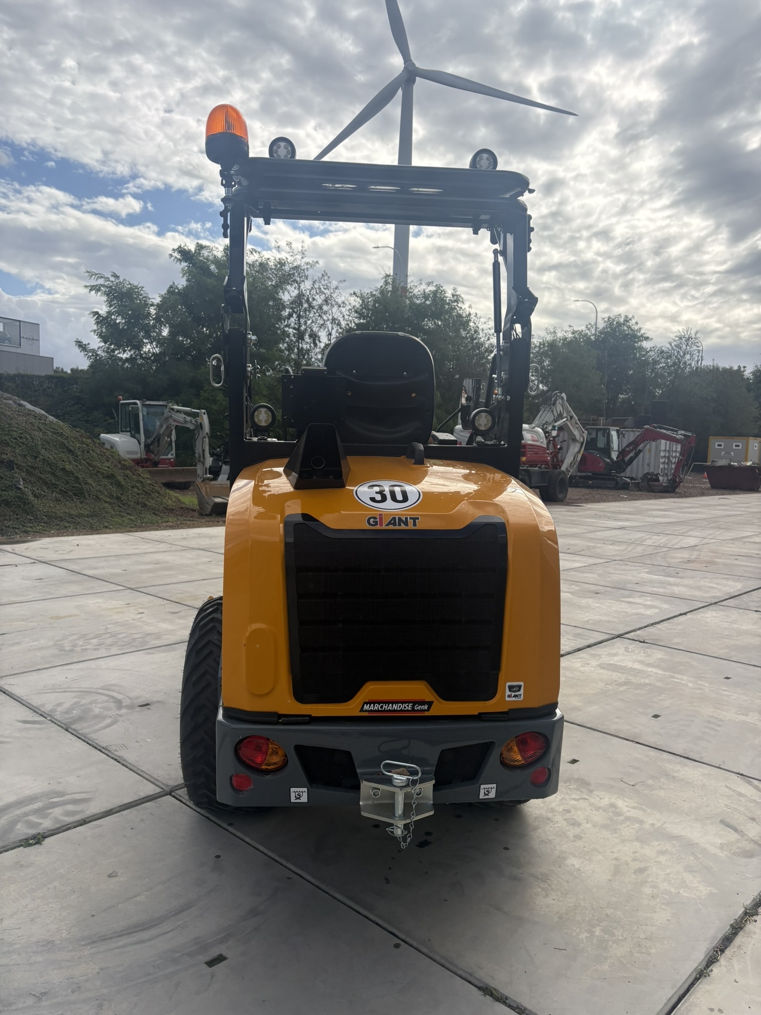 Giant G2700 XTRA HD 20439 5