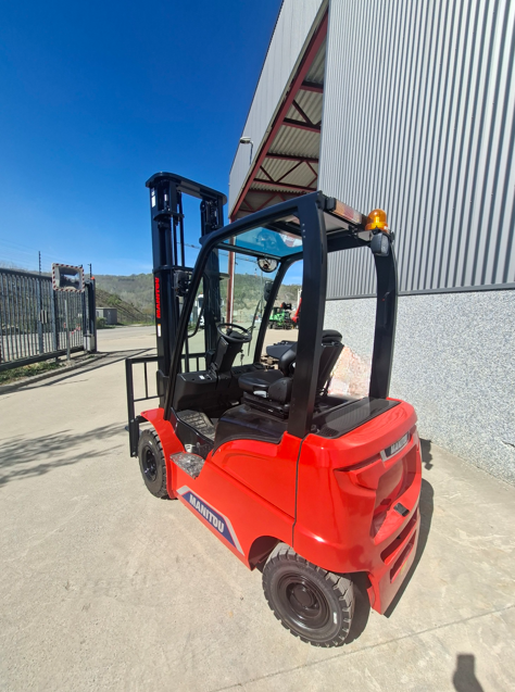 Manitou ME 425 Lift 14614 1