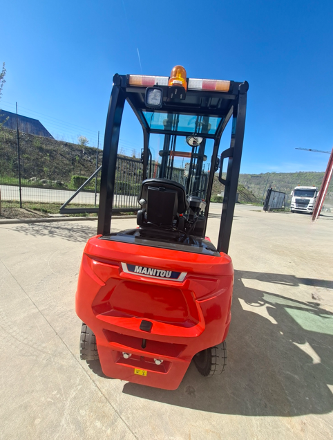 Manitou ME 425 Lift 14614 3