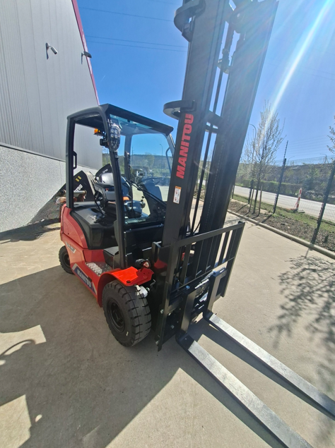 Manitou ME 425 Lift 14614 4