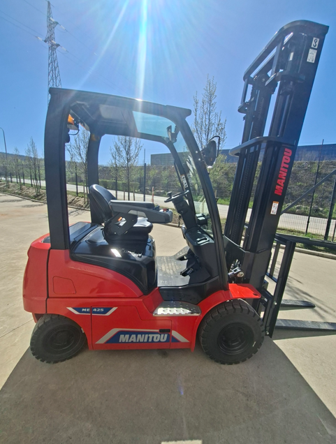 Manitou ME 425 Lift 14614 5