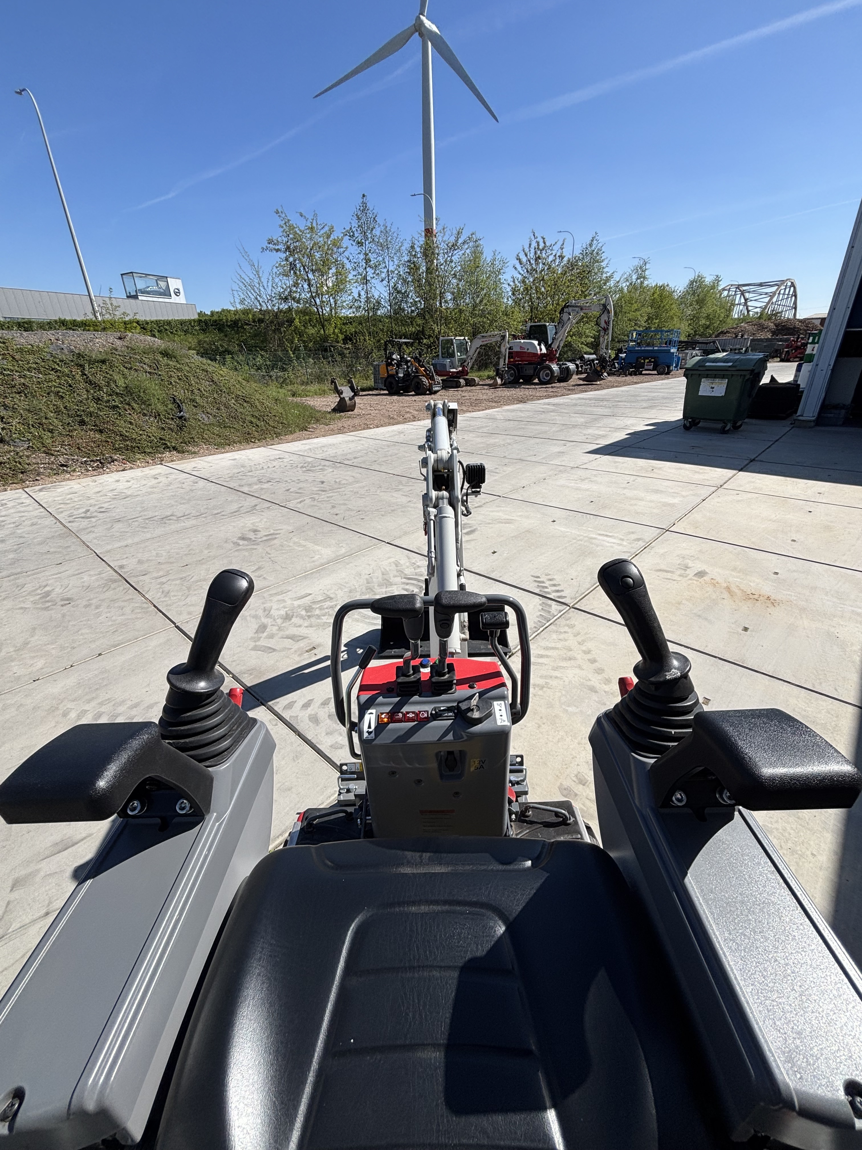 Takeuchi TB210 R 14553 1