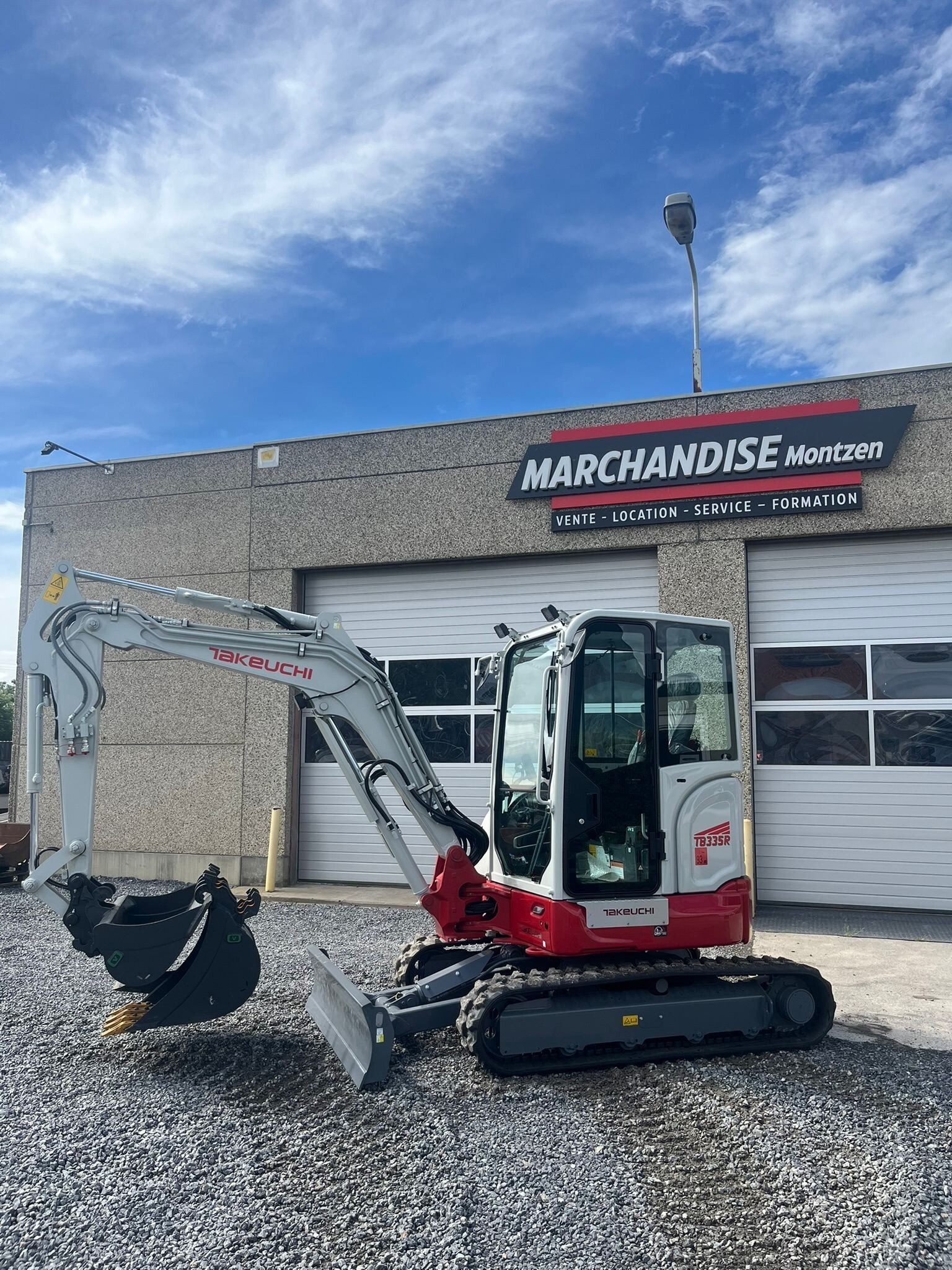 Takeuchi TB335 R 21011 1